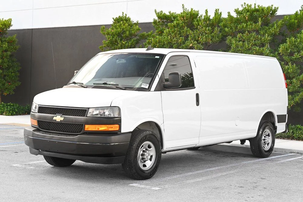 2022 Chevrolet Express 3500 Extended Work Van's photo
