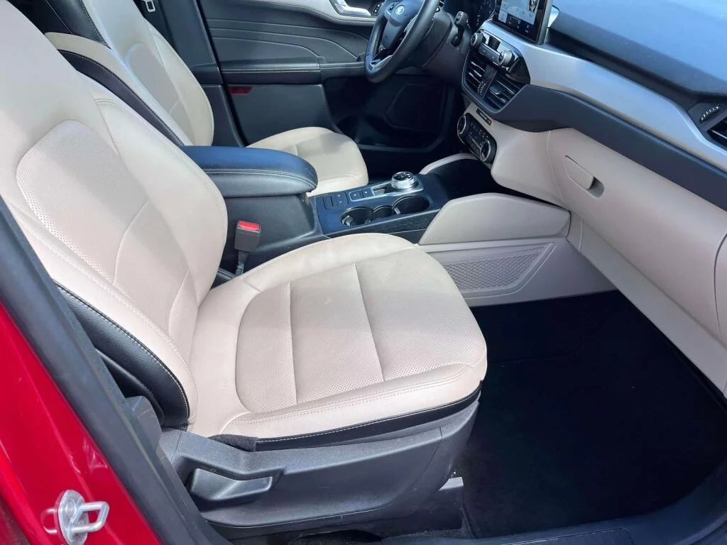 Used 2022 Rapid Red Metallic Tinted Clearcoat Ford SEL image 22
