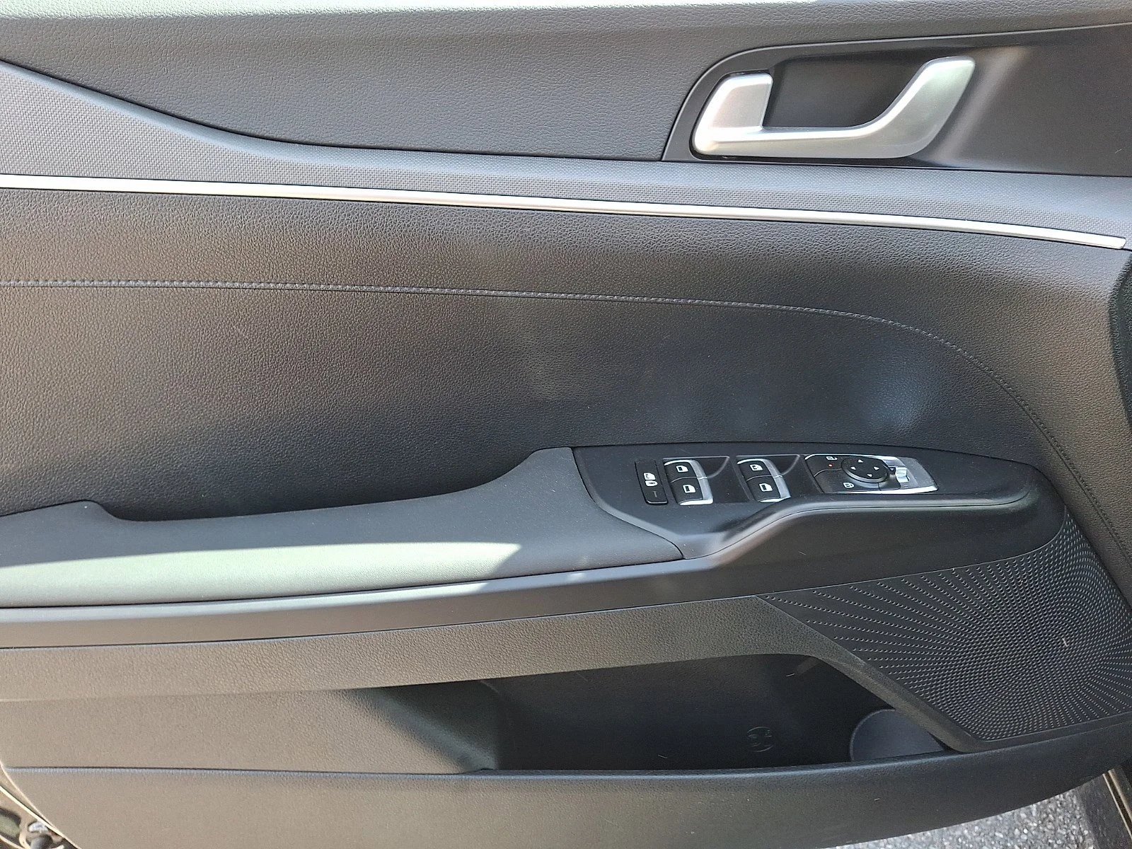 New 2026 Aurora Black Pearl Kia LXS FWD image 5