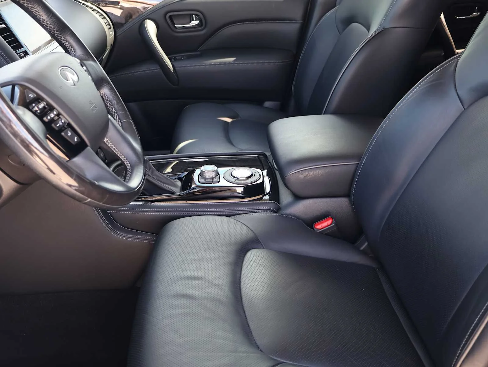 Certified Used 2021 Black Obsidian INFINITI LUXE image 9