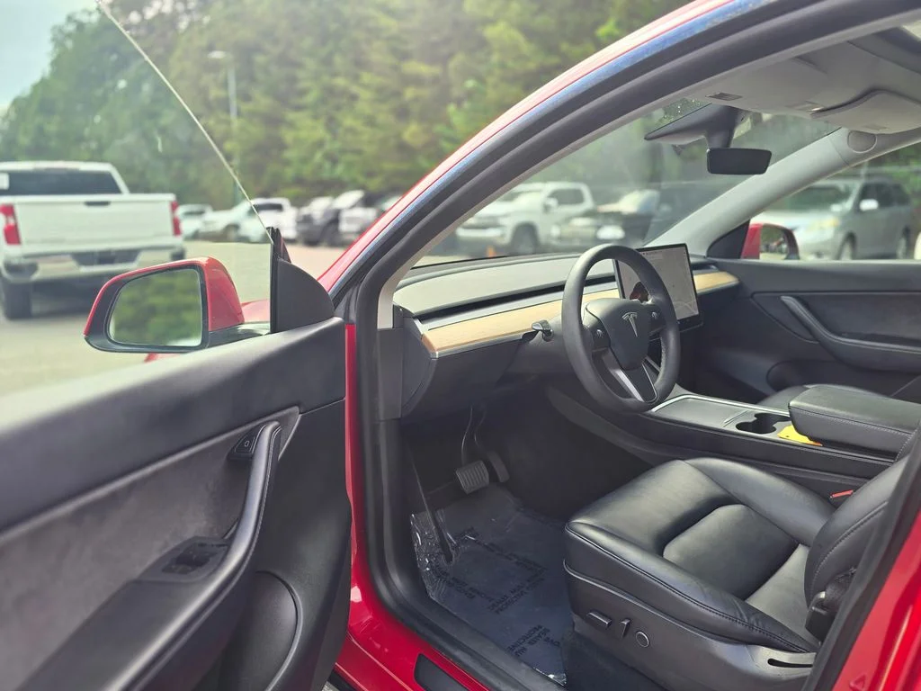 Used 2021 Red Tesla Long Range image 9