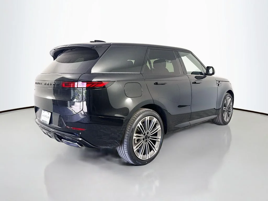 New 2026 Santorini Black Land Rover Dynamic SE image 5