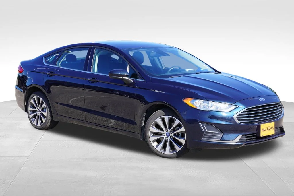 Used 2020 Blue Ford SE image 1
