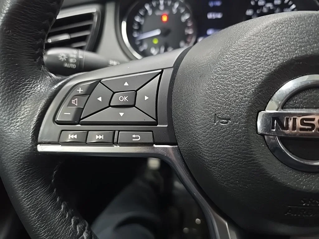 Used 2018 Silver Nissan SV image 20