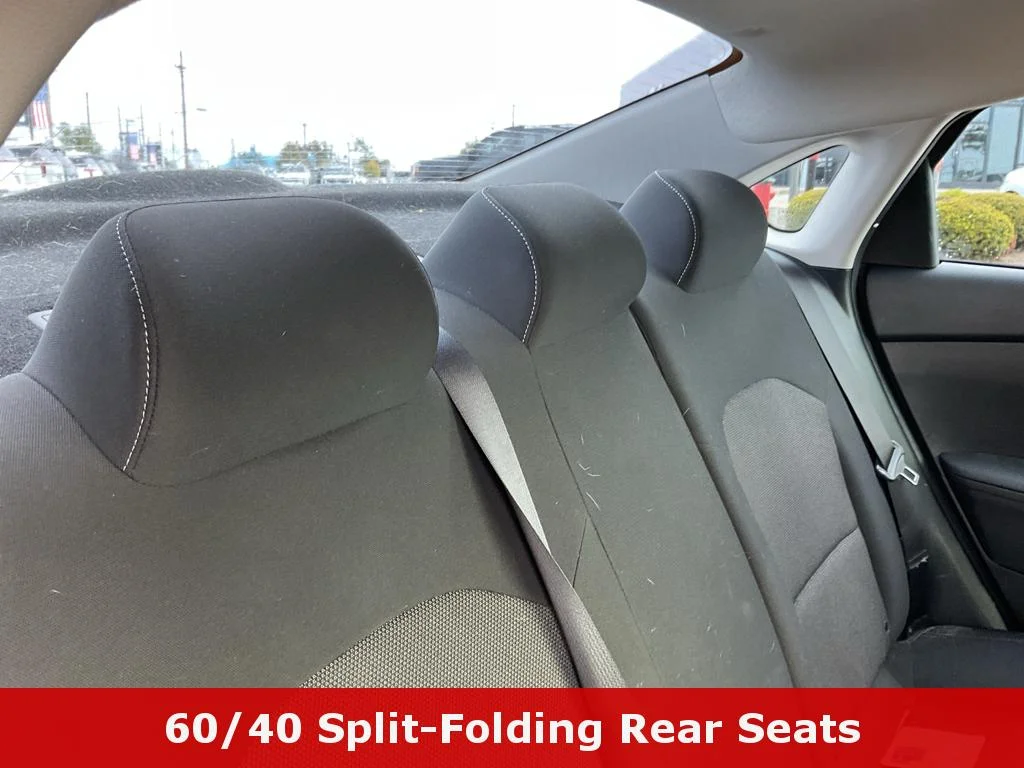 Used 2022 Currant Red Kia LXS image 12