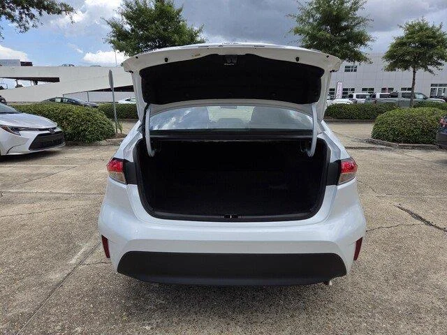 Used 2026 Wind Chill Pearl Toyota LE image 26
