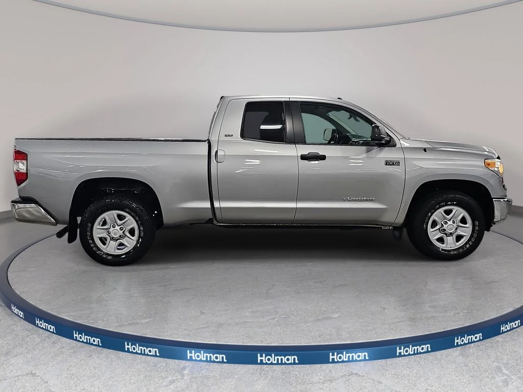 Used 2014 Silver Toyota SR5 image 5