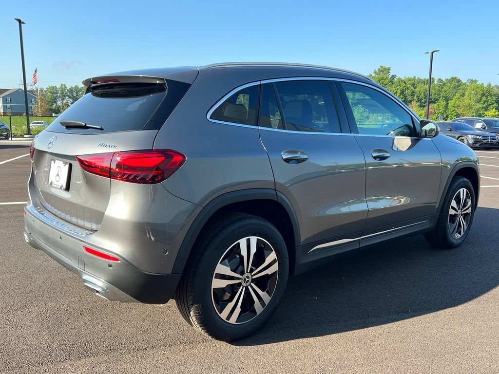 New 2026 Mountain Grey Metallic Mercedes-Benz GLA 250 image 47