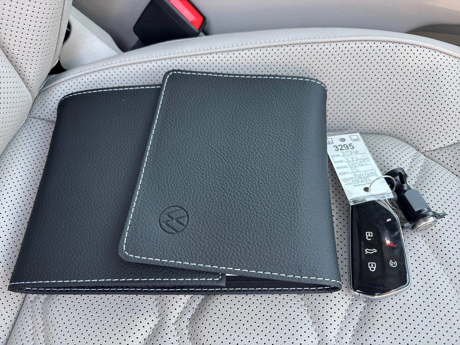 New 2026 Pure Gray Volkswagen 2.0T SE w/Technology image 41