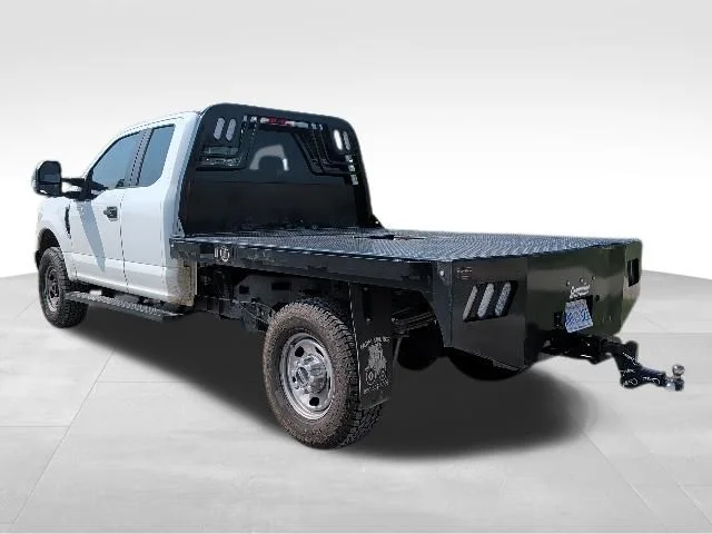 Used 2018 White Ford XL image 5