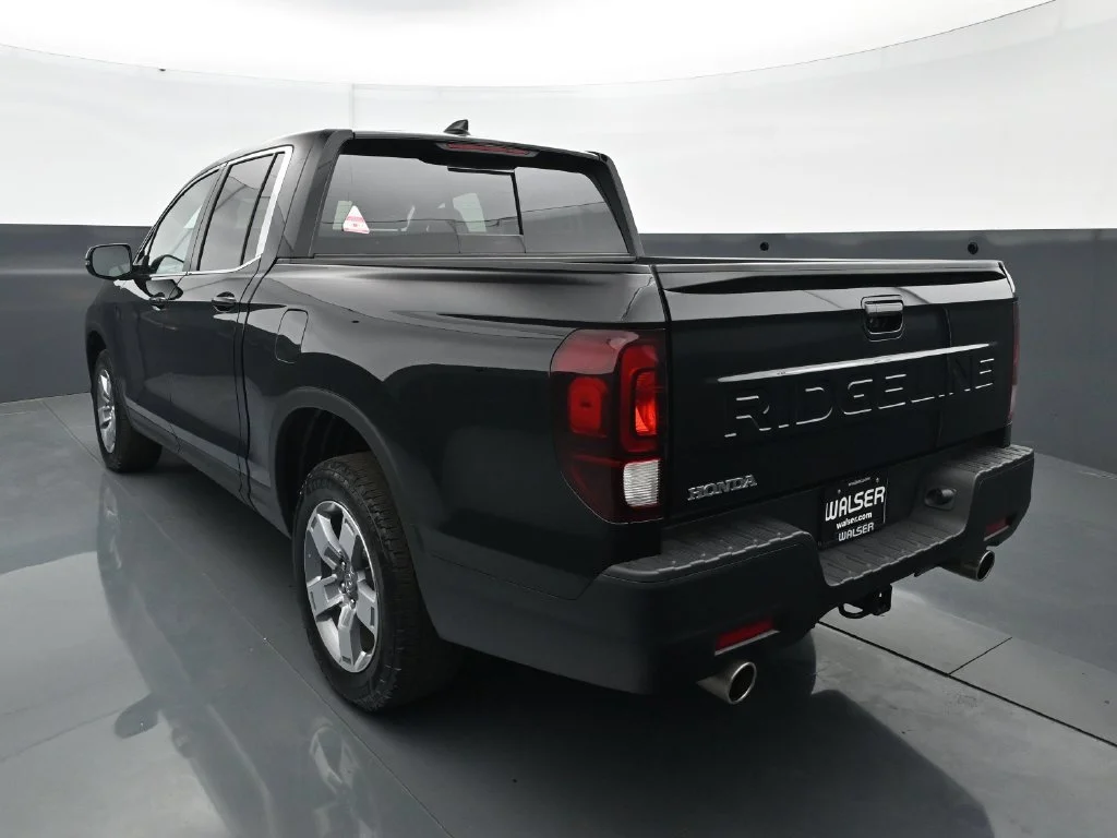 Used 2025 Black Honda RTL AWD image 5