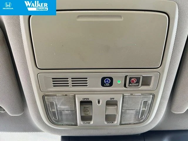 Used 2022 White Honda Touring image 32