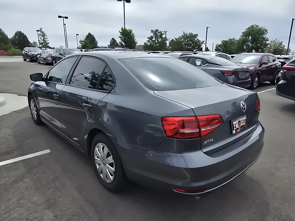 Used 2015 Platinum Gray Metallic Volkswagen 2.0L S image 13