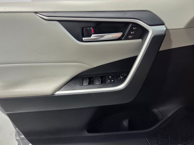 Used 2021 Silver Toyota XLE Premium image 30