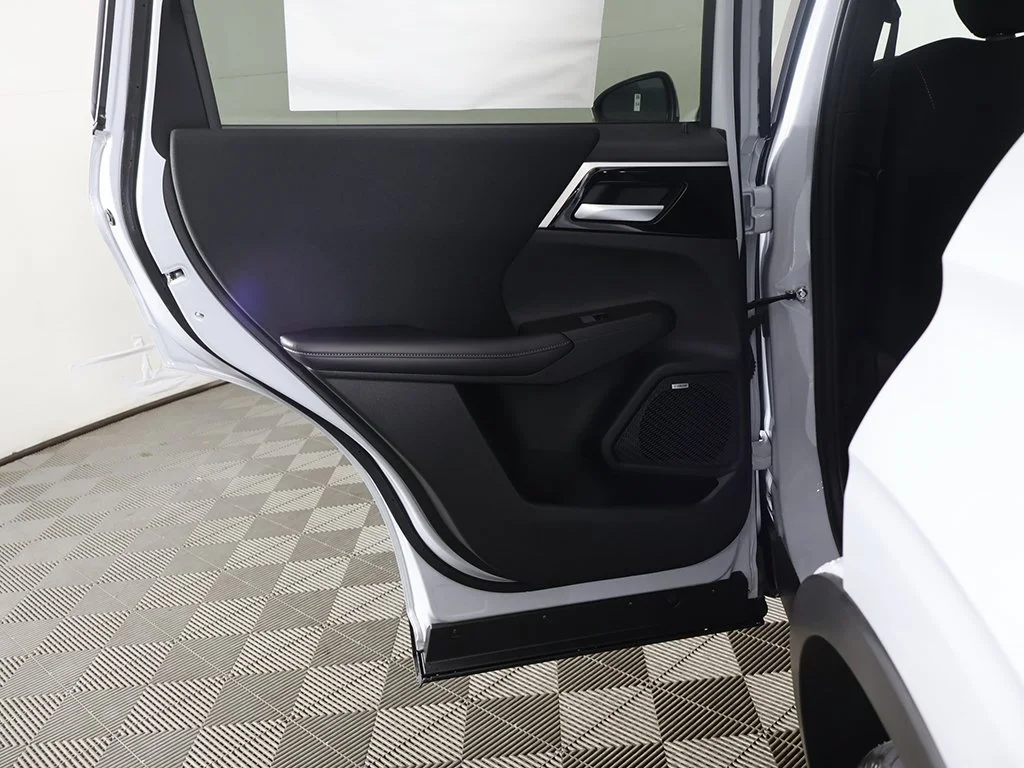 New 2026 White Mitsubishi ES 1.5T S-AWC image 22