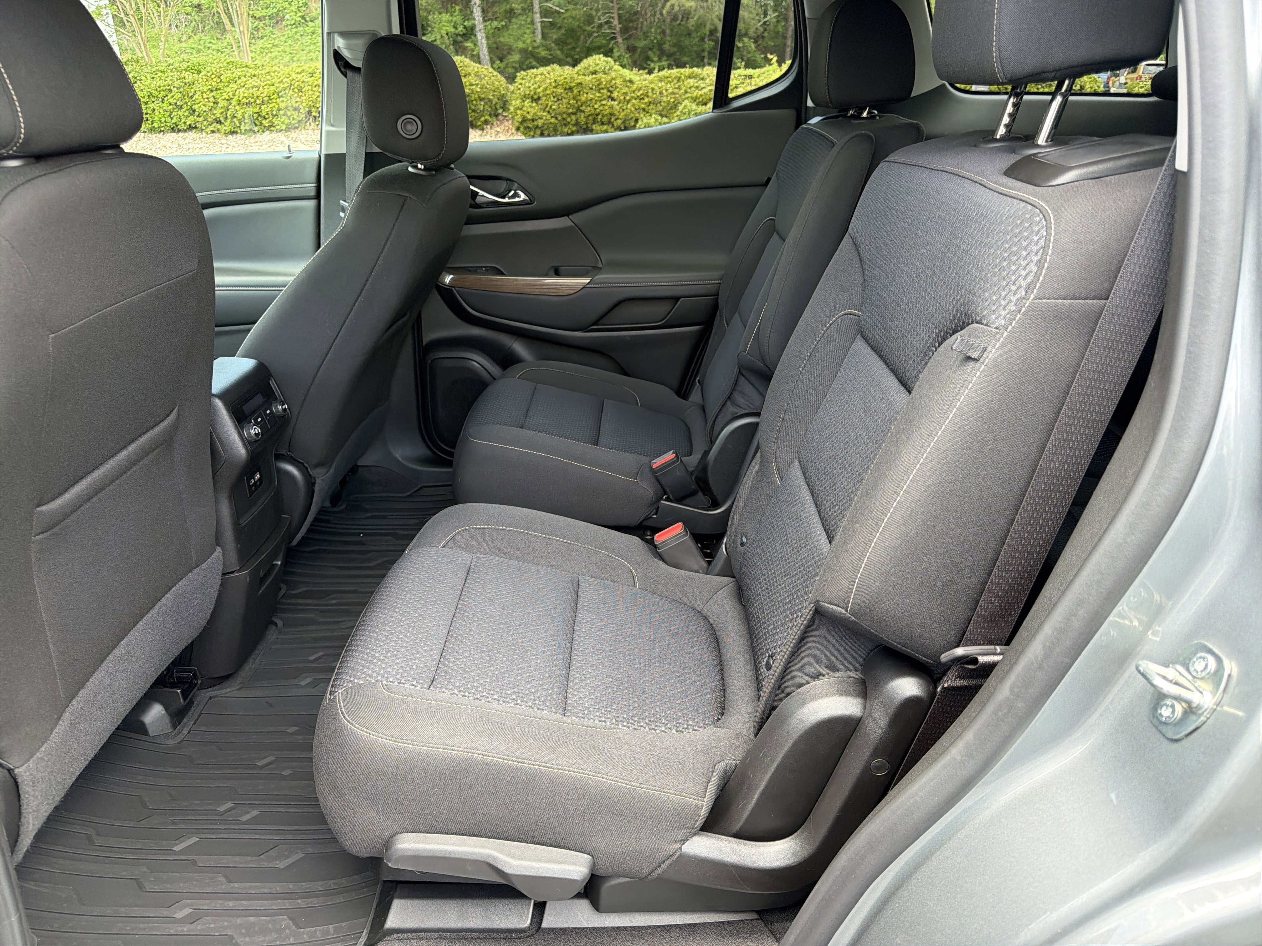 Used 2023 Sterling Metallic GMC SLE image 21