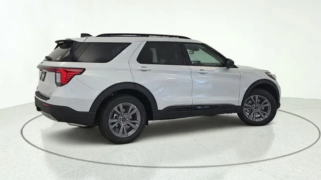 New 2026 Space White Metallic Ford Active image 6