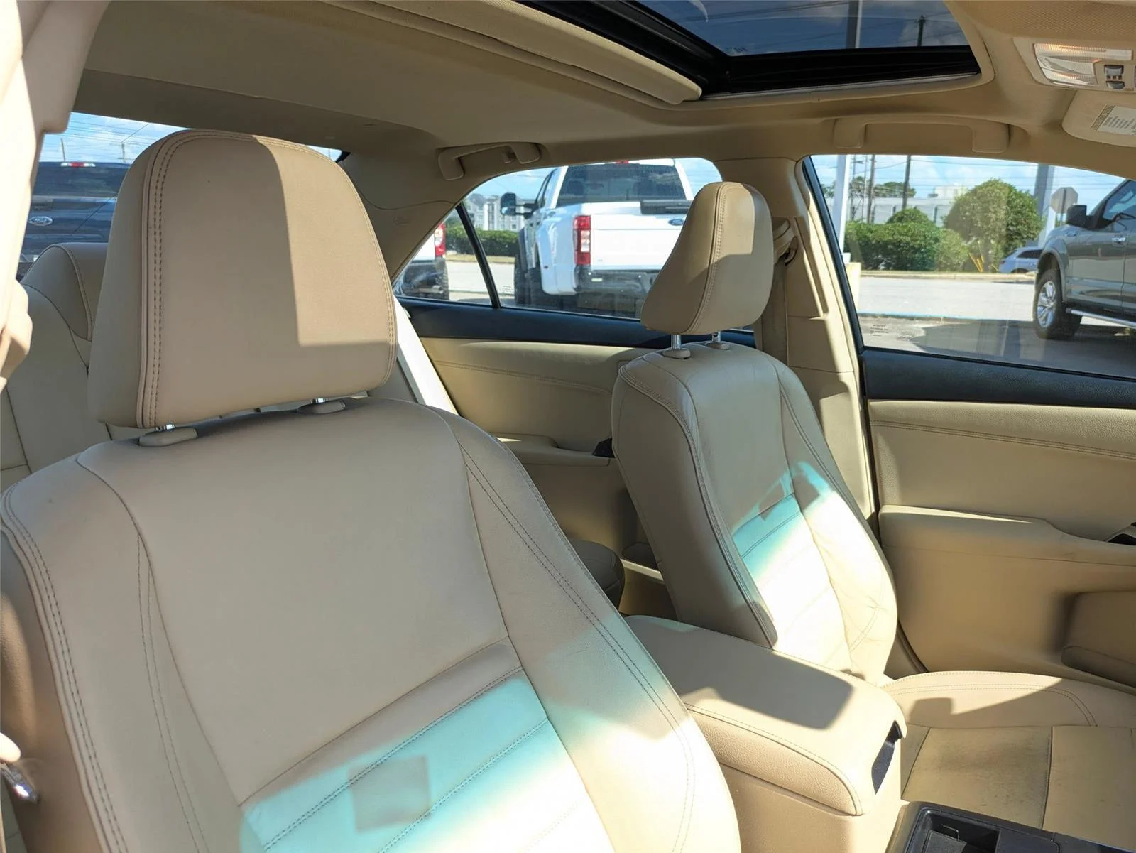 Used 2017 Creme Brulee Mica Toyota XLE image 35