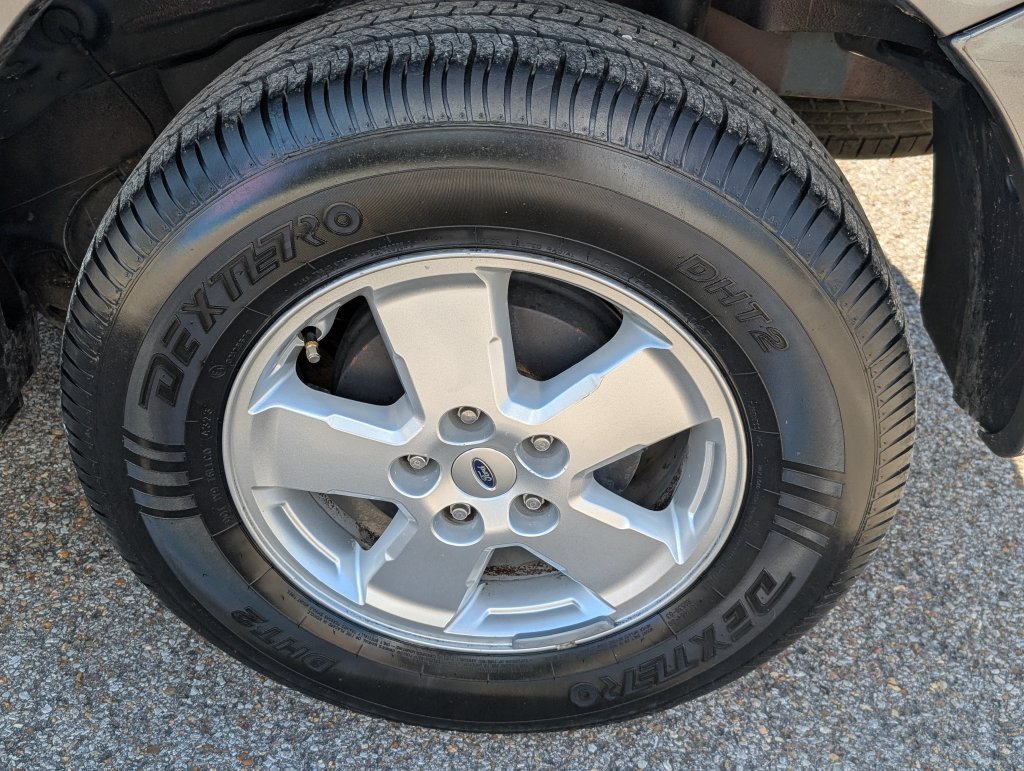 Used 2012 Gray Ford XLT image 35