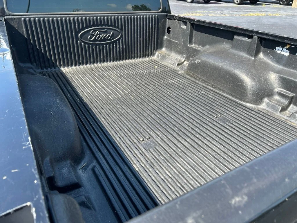 Used 2005 Black Ford  image 7