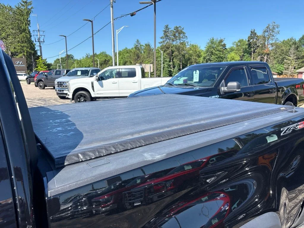 Used 2018 Black Chevrolet ZR2 image 27