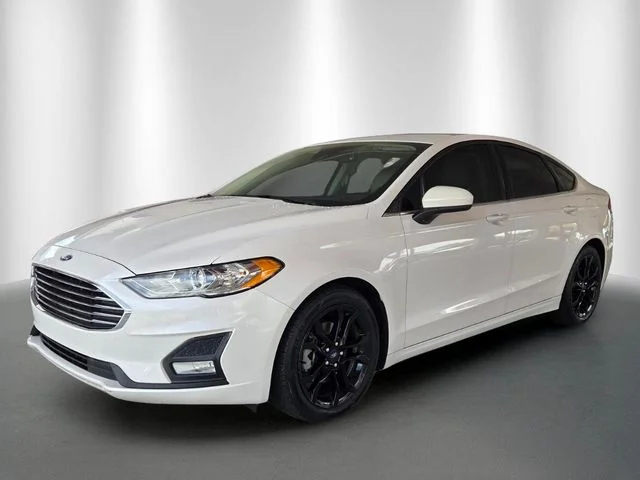 Used 2019 Ford Fusion SE with VIN 3FA6P0HD7KR194015 for sale in Lutz, FL