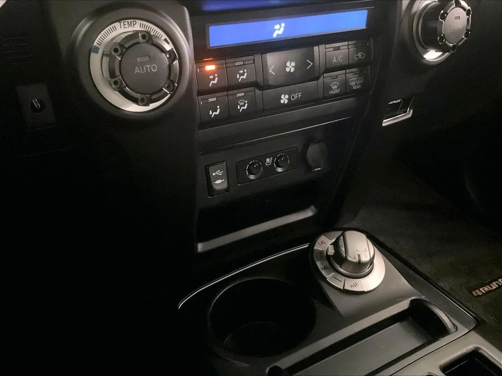 Used 2015 Black Toyota Limited image 37