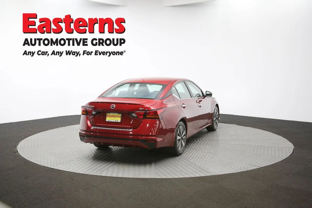 Used 2022 Red Nissan 2.5 SV image 36