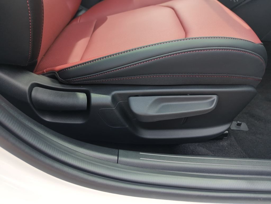 New 2026 Snow White Pearl Kia GT-Line Turbo image 38