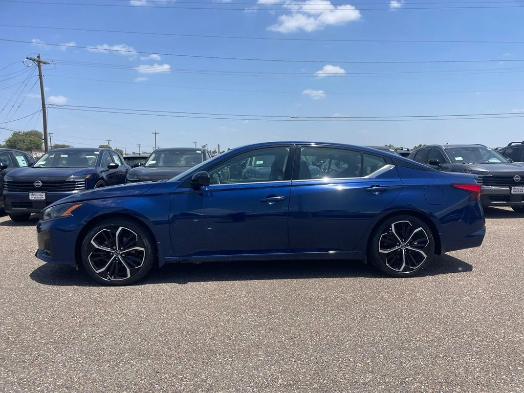 Certified Used 2023 Blue Nissan 2.5 SR image 4