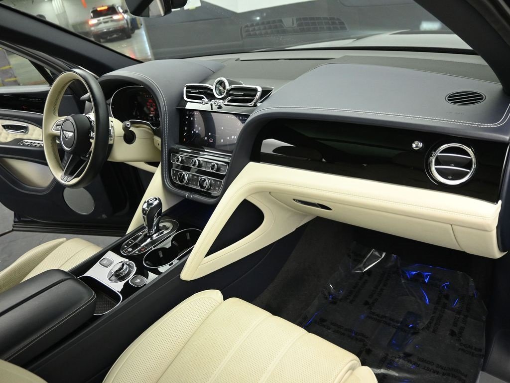 2021 BENTLEY BENTAYGA - Image 26