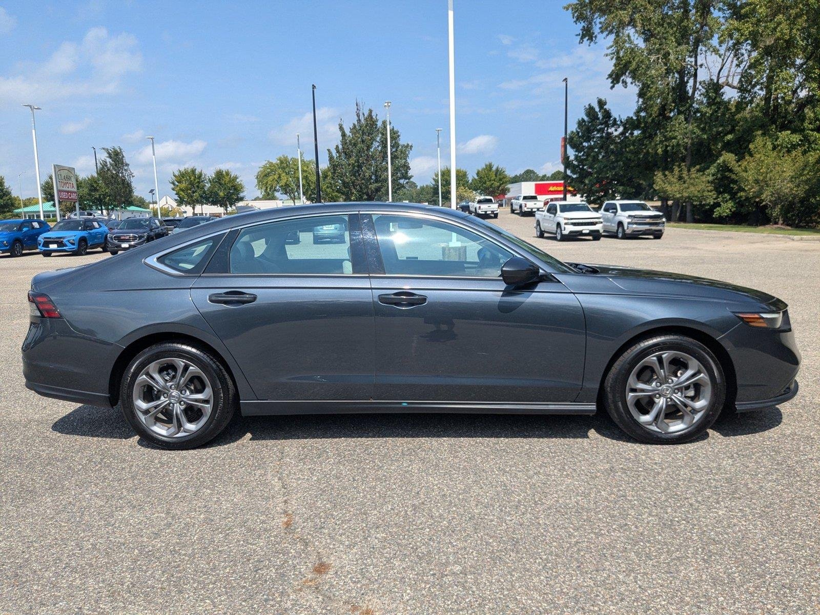 Used 2024 Meteorite Gray Metallic Honda EX image 3