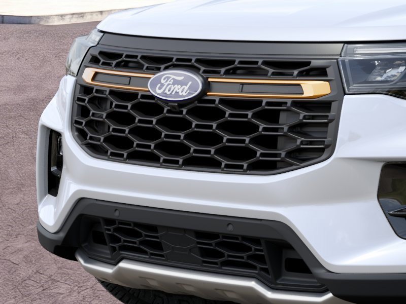New 2027 Star White Metallic Tri-Coat Ford Tremor image 17