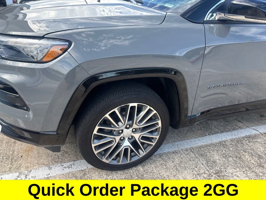 Used 2022 Gray Jeep Limited image 8