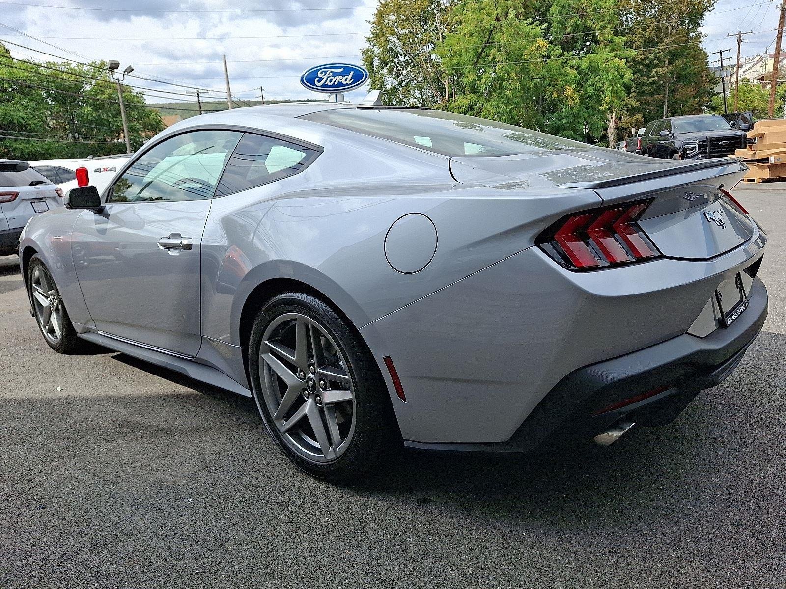 2025 Ford Mustang EcoBoost Premium Fastback - Photo 3