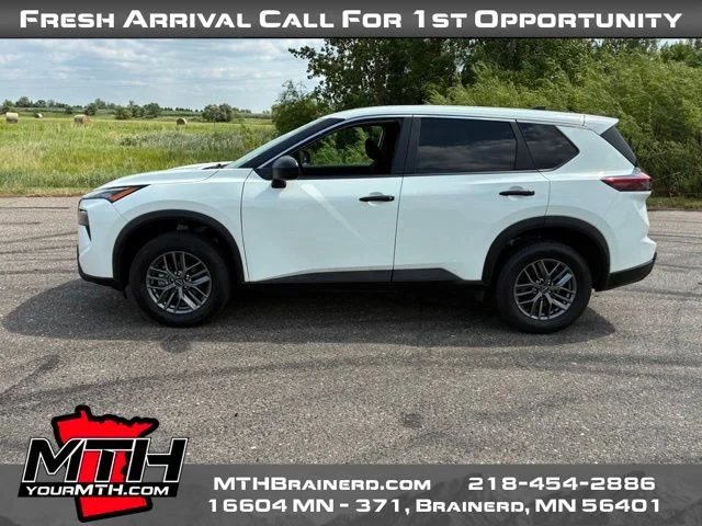 Used 2024 White Nissan S image 5