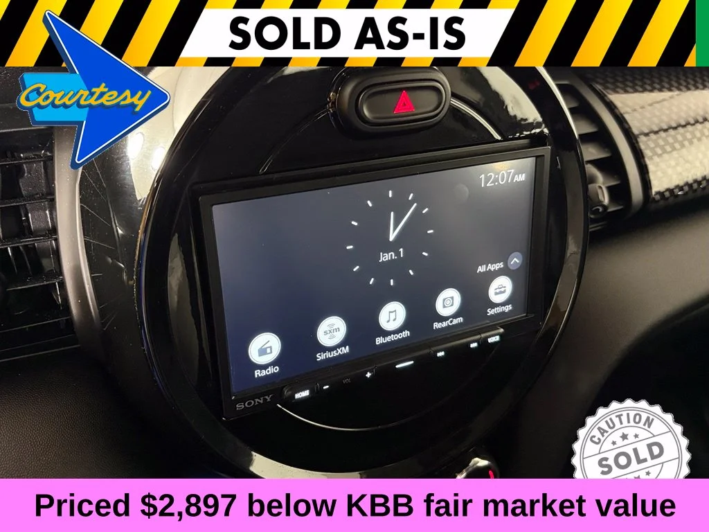 Used 2015 Red MINI Base image 22
