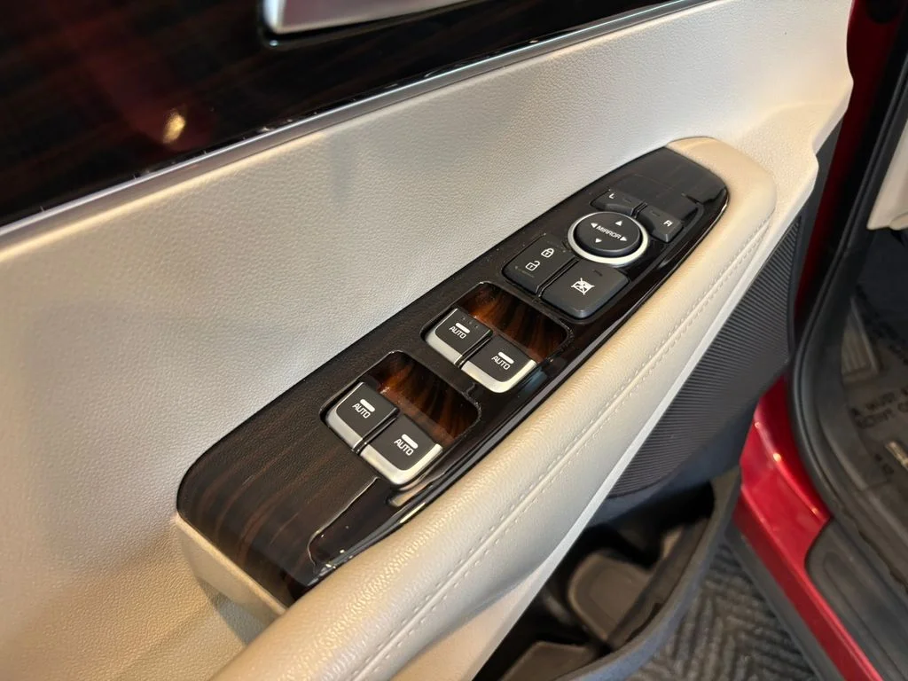 Used 2019 Red Kia LX image 14
