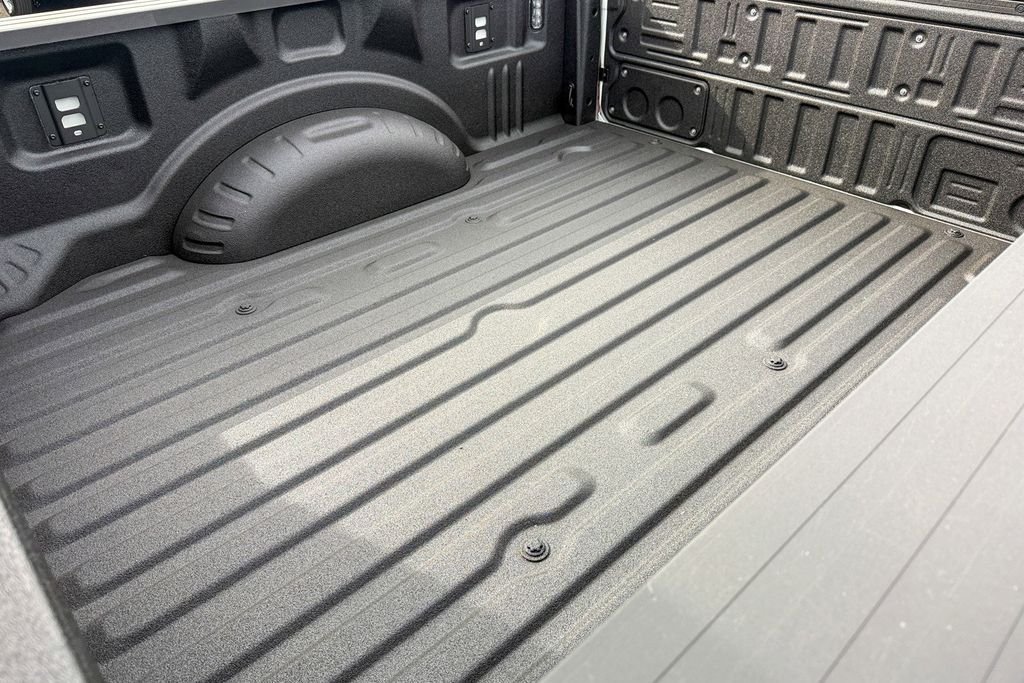 New 2026 Star White Metallic Tri-Coat Ford F-250® Lariat® image 30