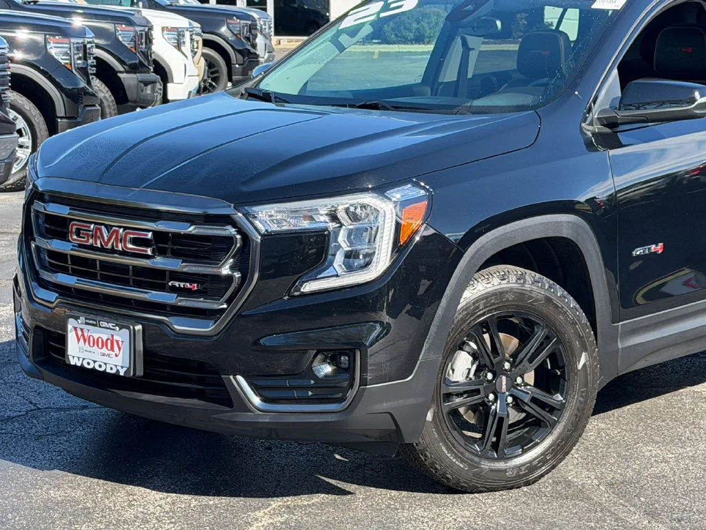 2023 GMC Terrain AT4 - Photo 4