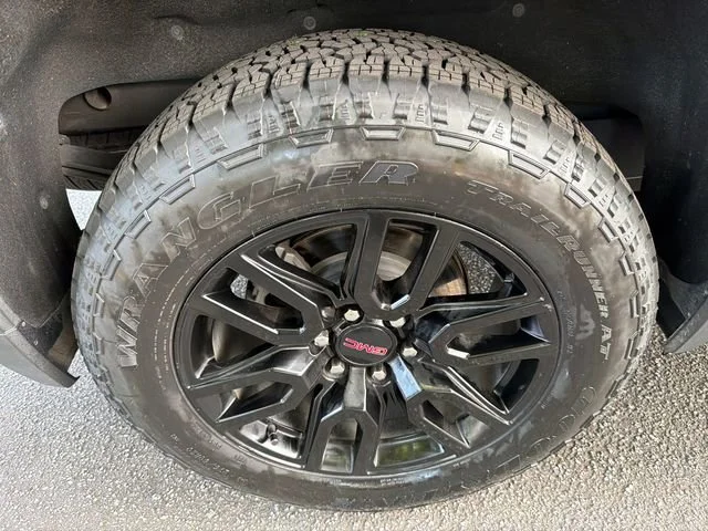 Used 2021 PACIFIC BLUE METALLIC GMC Elevation image 17