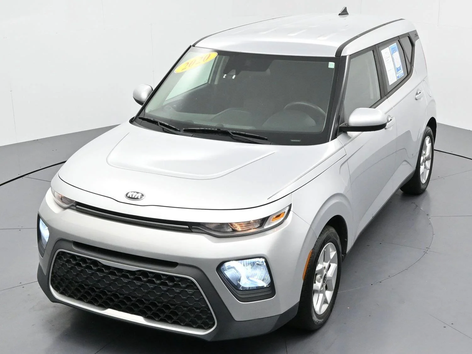 Used 2020 Sparkling Silver Kia S image 35