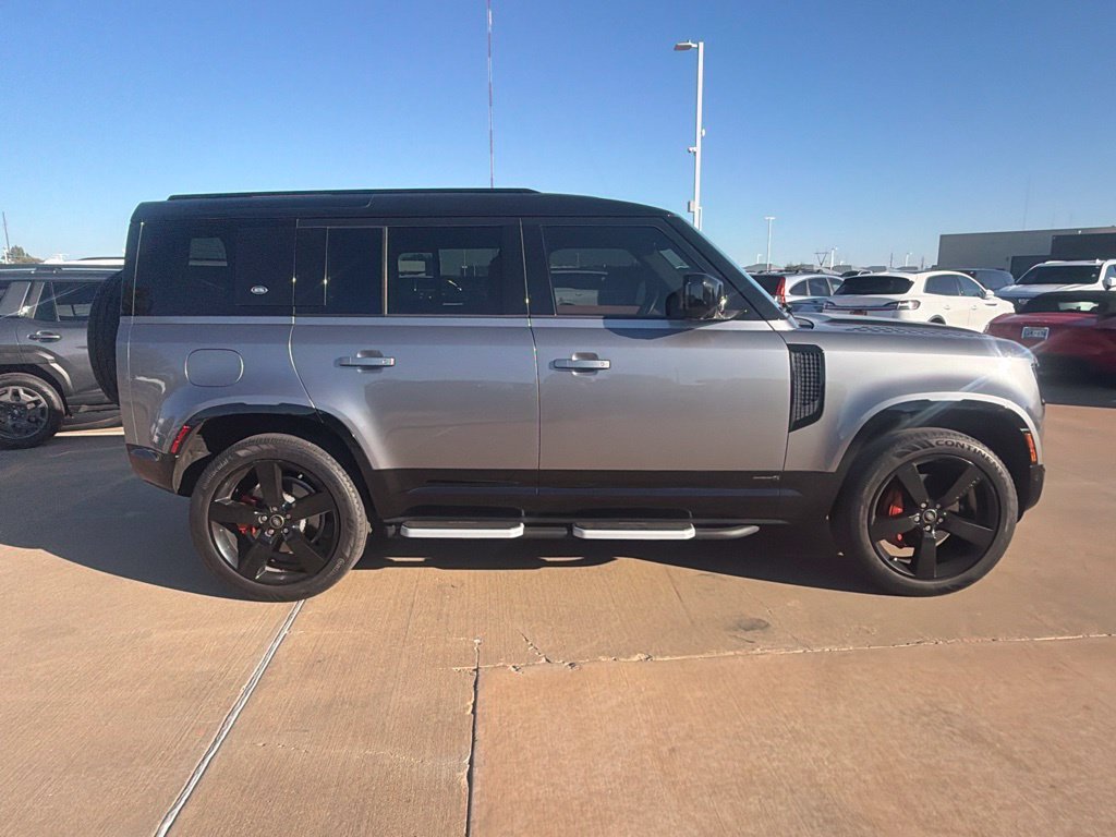 Used 2023 Eiger Gray Metallic Land Rover X image 3