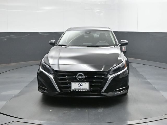 Used 2025 Black Nissan 2.5 SV image 17