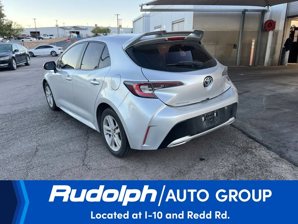 Used 2019 Silver Toyota SE image 3