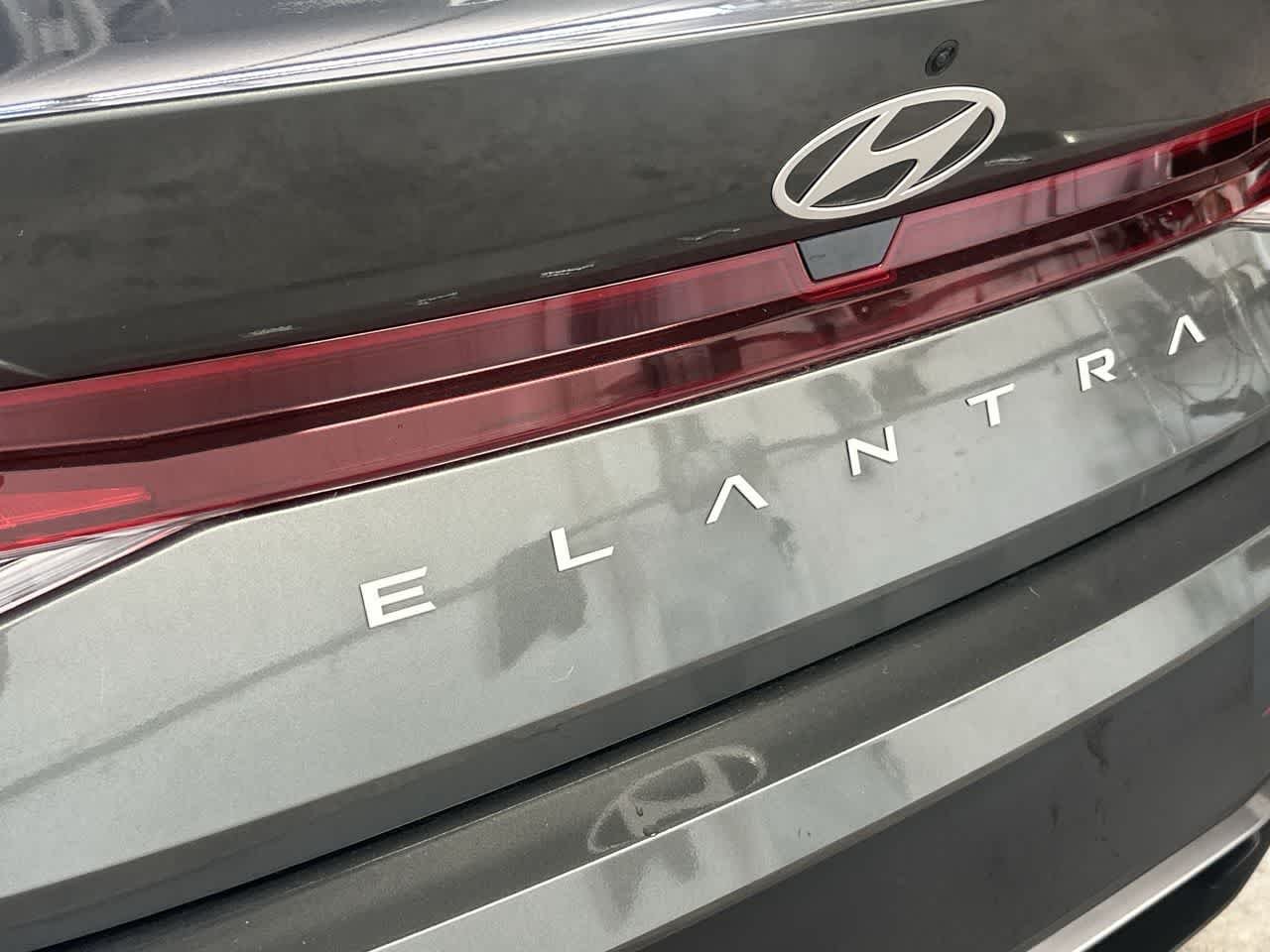 2026 Hyundai Elantra SE - Photo 10