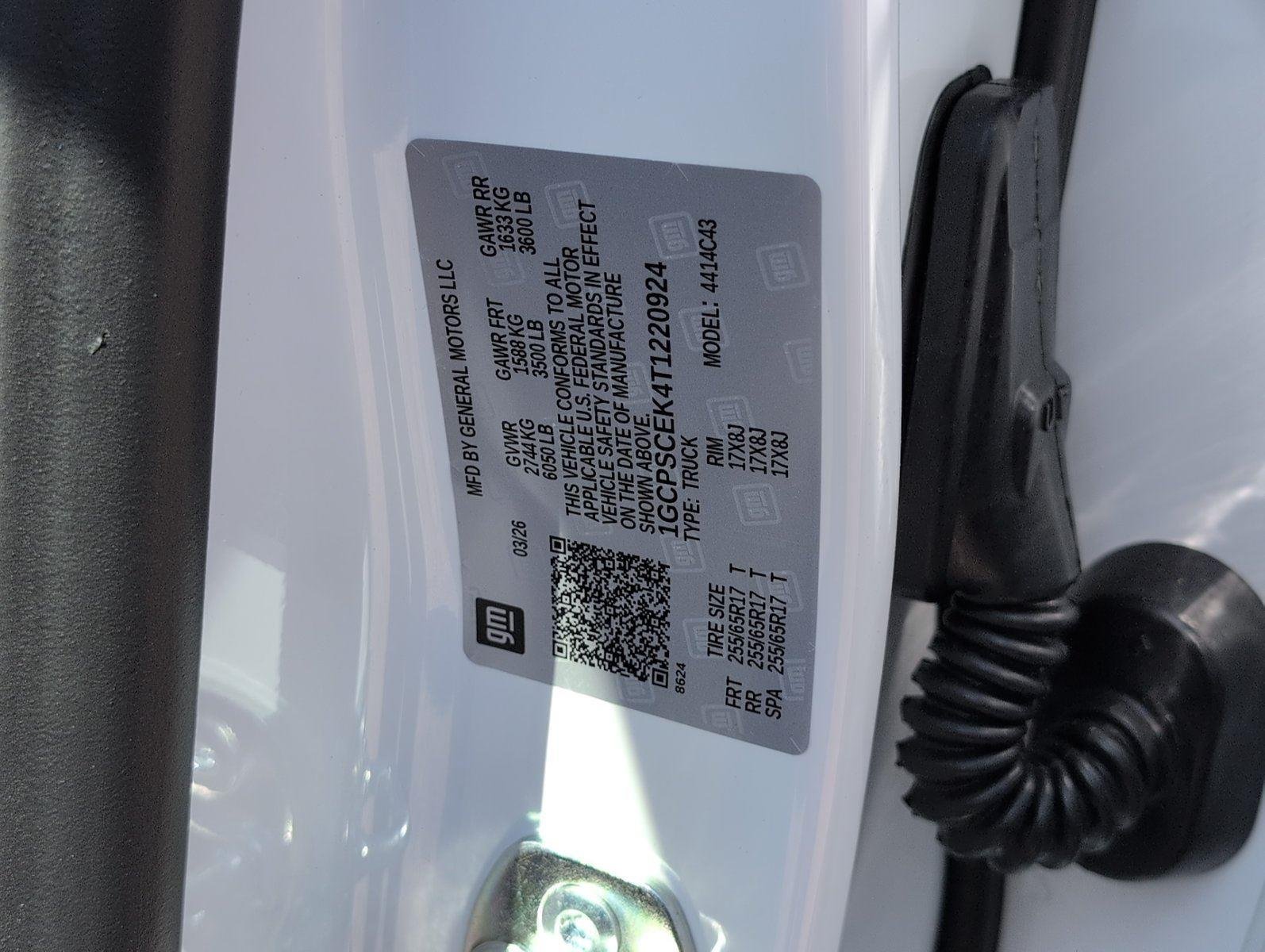 New 2026 Summit White Chevrolet LT image 15