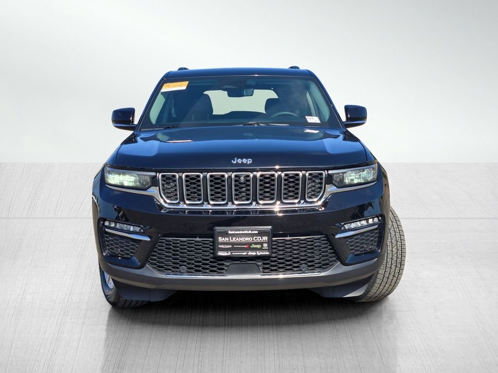 Certified Used 2023 Diamond Black Crystal Pearlcoat Jeep Limited image 2