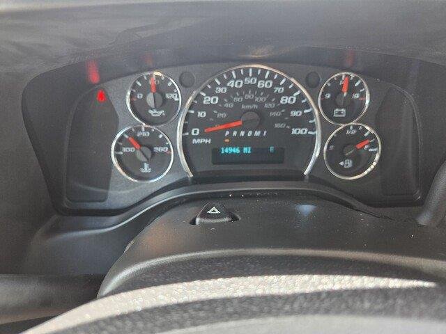 Used 2025 Summit White Chevrolet LT image 16