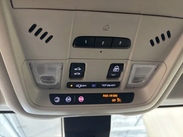 Used 2020 WHITE FROST TRICOAT GMC Denali image 34